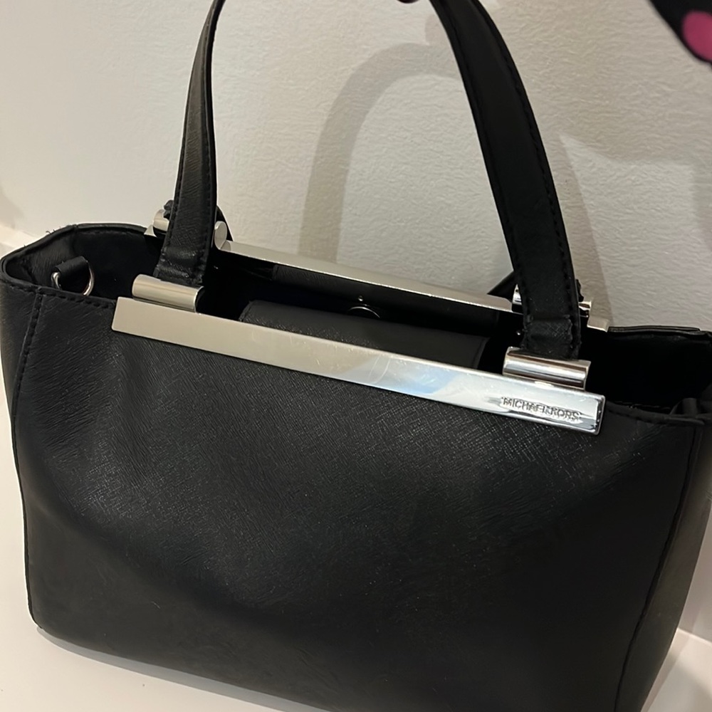Woman’s Michael kors hand bag